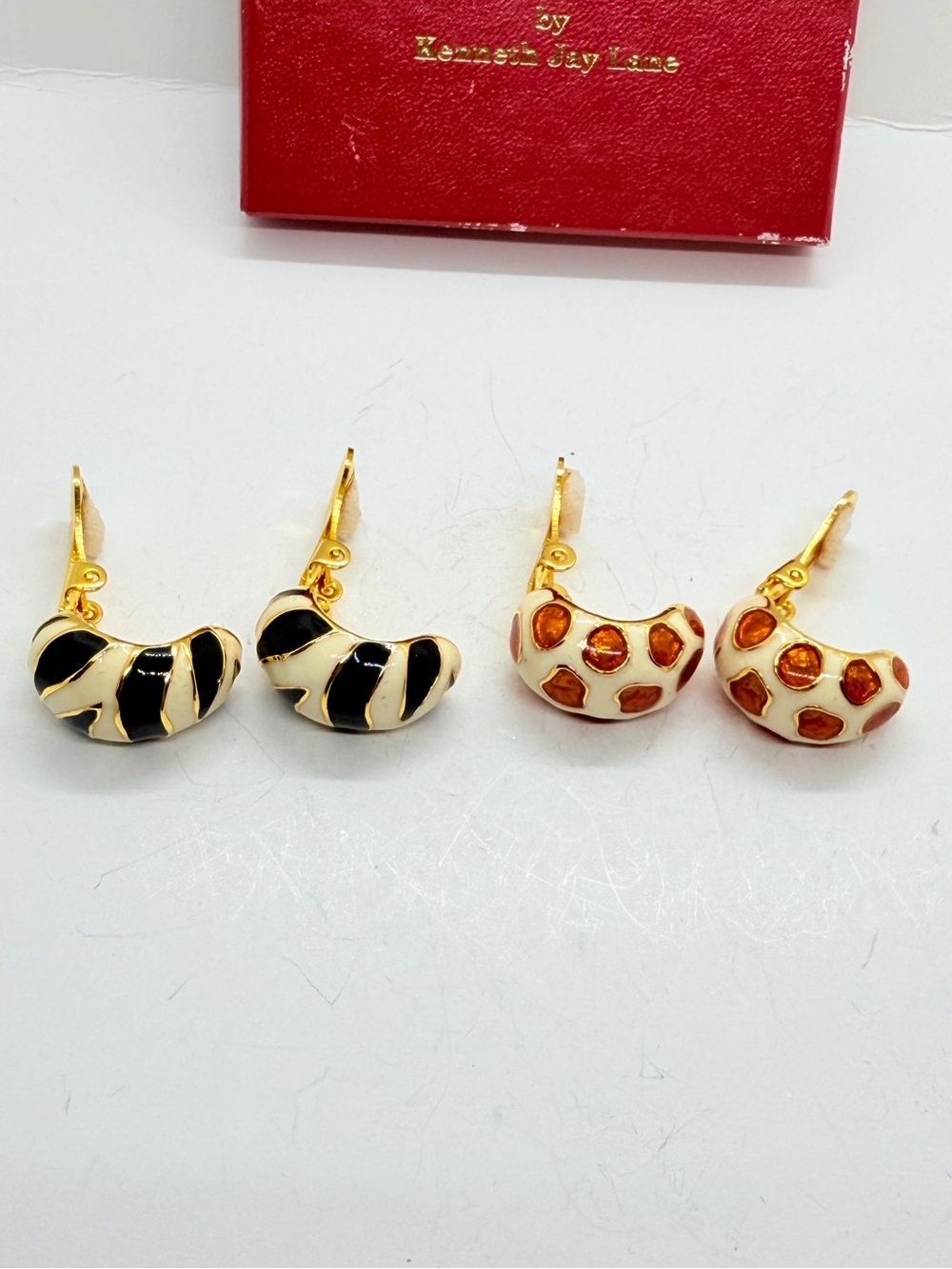 2 Sets KJL Kenneth Jay Lane Clip On Earrings Jungle Pattern, Zebra & Giraffe IOB - Picture 2 of 7